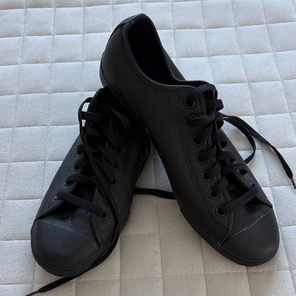 Converse Men's Chuck Taylor All Star Leather Low Top Black Leather Sneakers - Picture 4 of 7